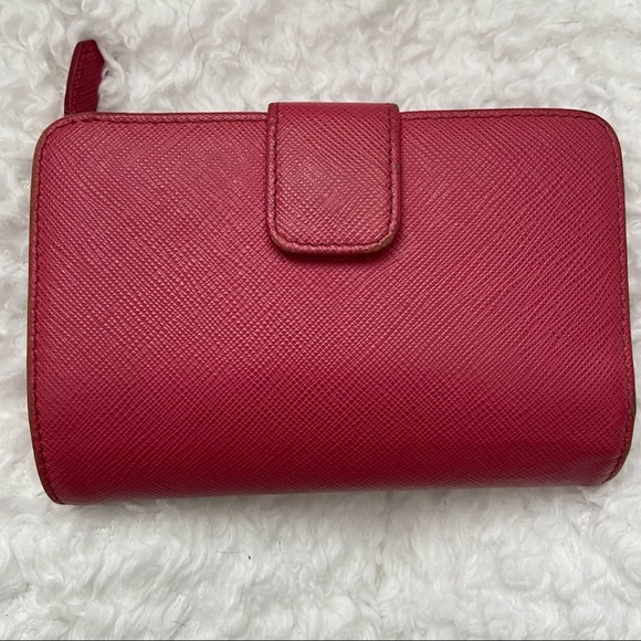 SOLD - PRADA PINK SMALL SAFFIANO LEATHER WALLET - Picture 2 of 9